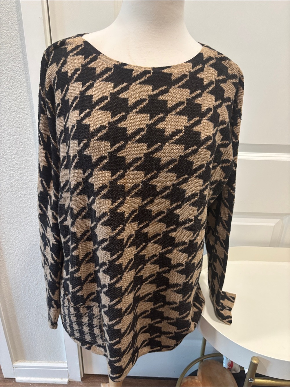 EUC J. Jill Black & Tan Houndstooth Knit Sweater